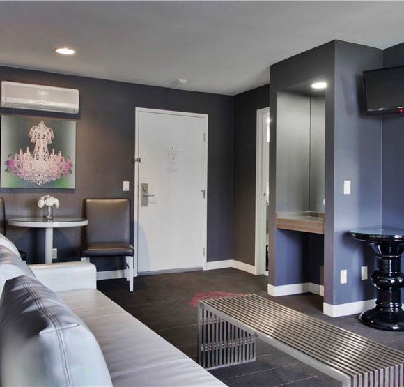 King Suite at Serene Vegas, An InnPlace Resort Las Vegas